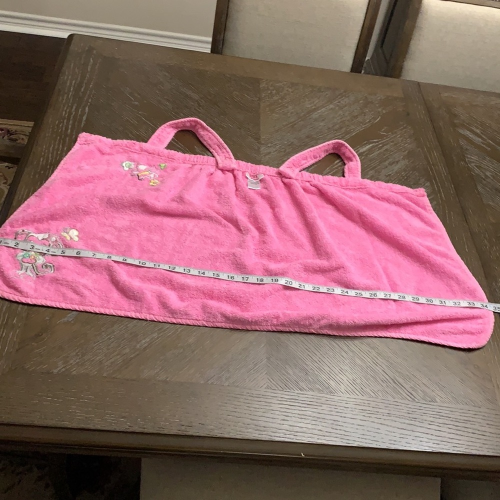 Cute Pampered Princess pink bath towel wrap/robe with shoulder straps for girls - Picture 13 of 15
